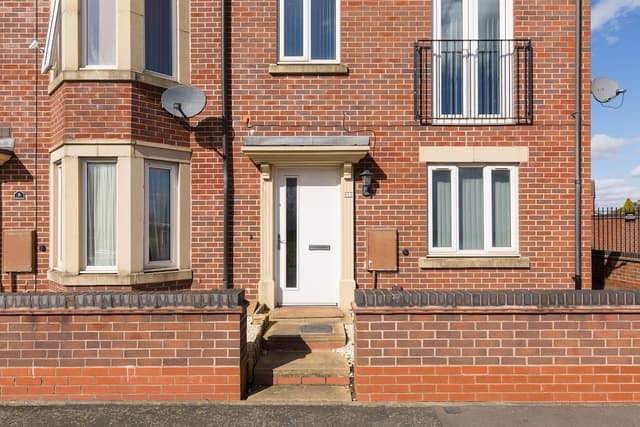 5 bed house with free parking in quiet location - View 4