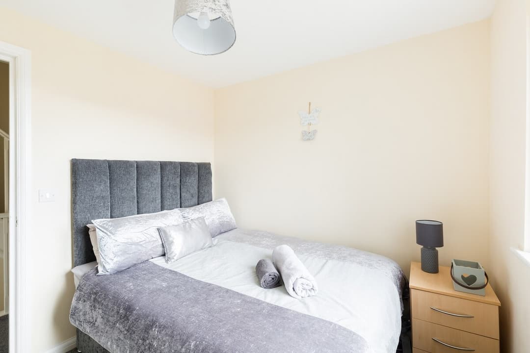 5 bed house with free parking in quiet location - View 11