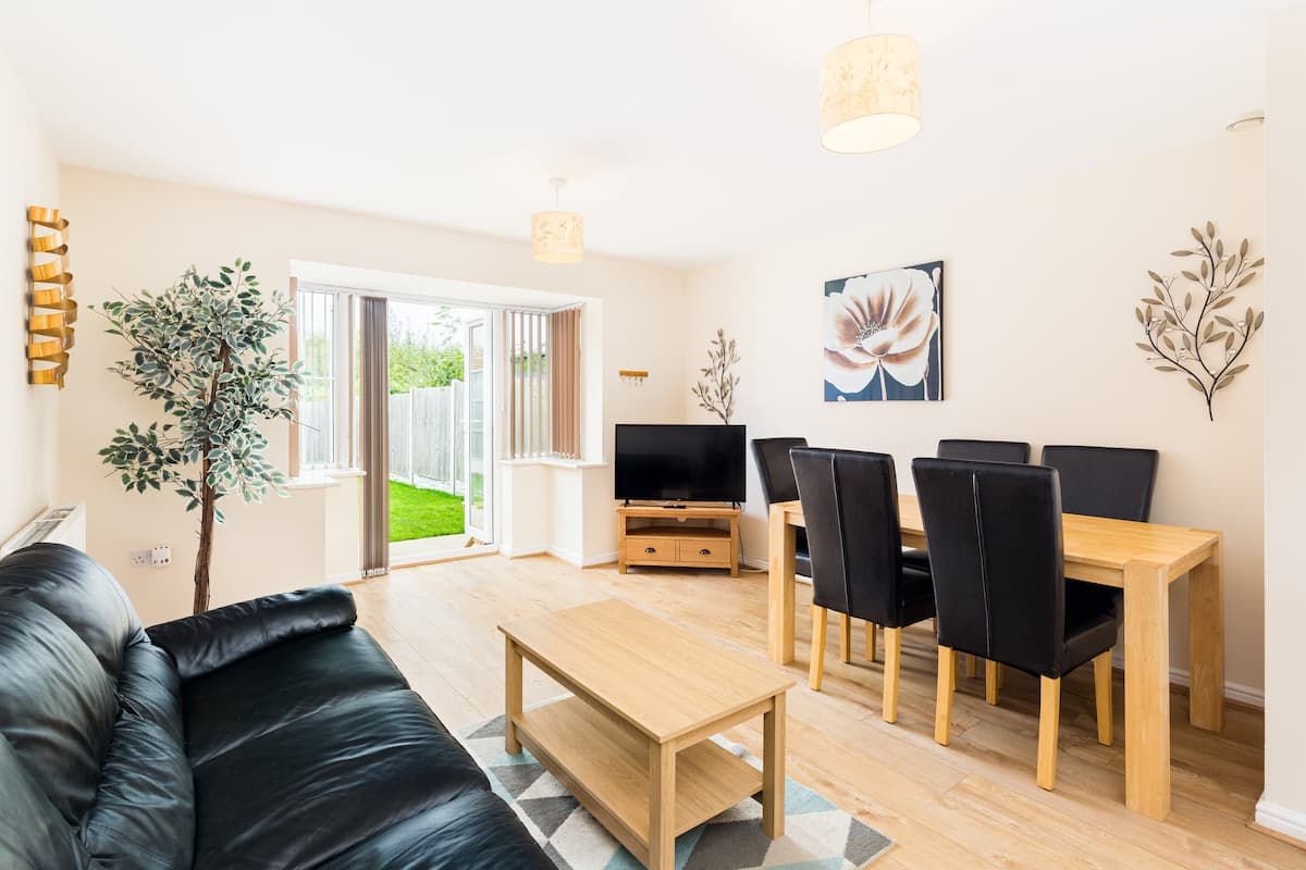 Great 4 Bed House In Black Country      