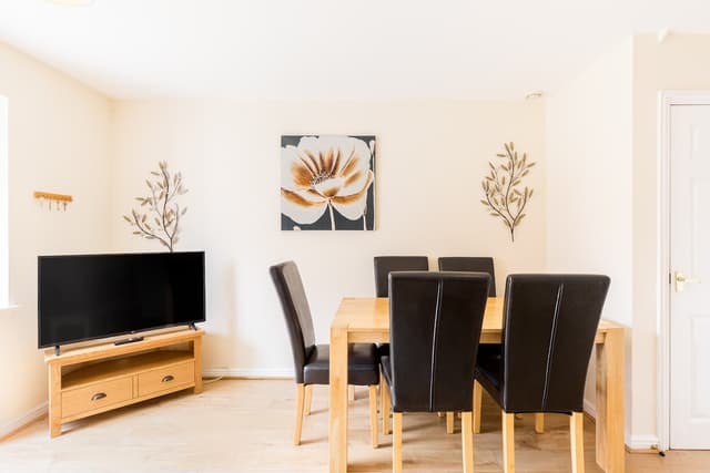 Great 4 Bed House In Black Country       - View 1
