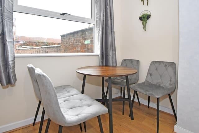 3 Bedroom Spacious House In Crewe, Perfect For Contractors - View 3