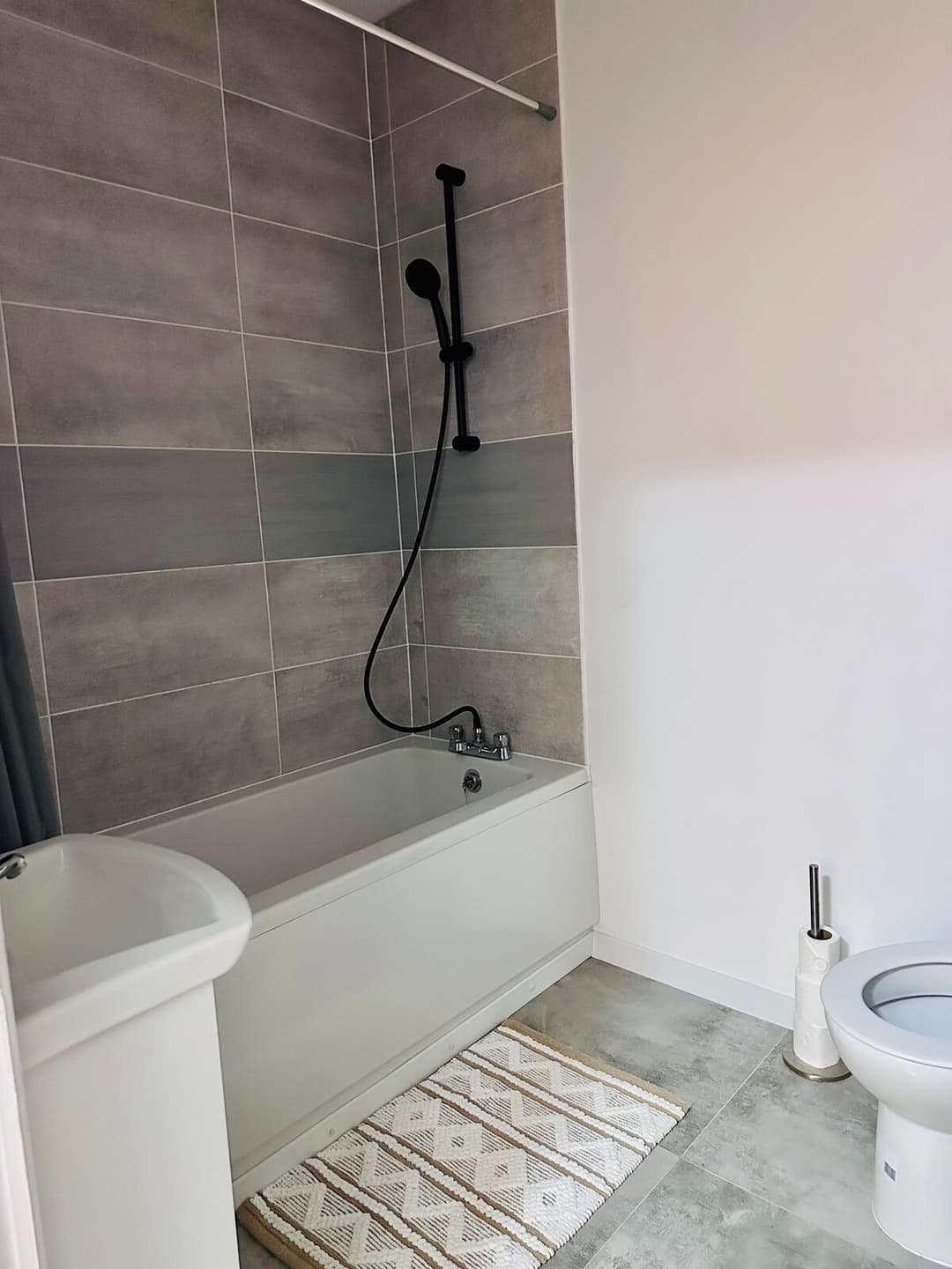 Cozy Retreat | Wi-Fi | Desk | Free Parking - View 9