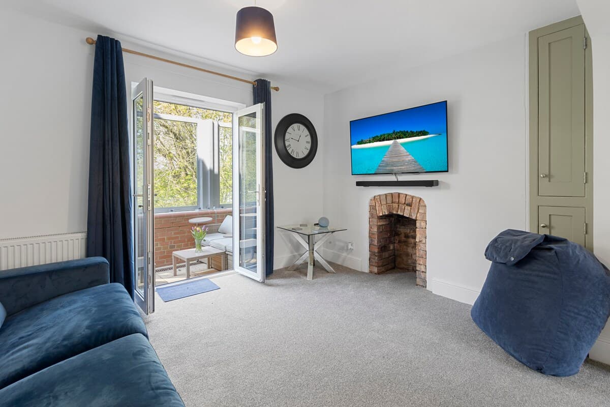 2 Bedroom Riverside Cottage | Exeter