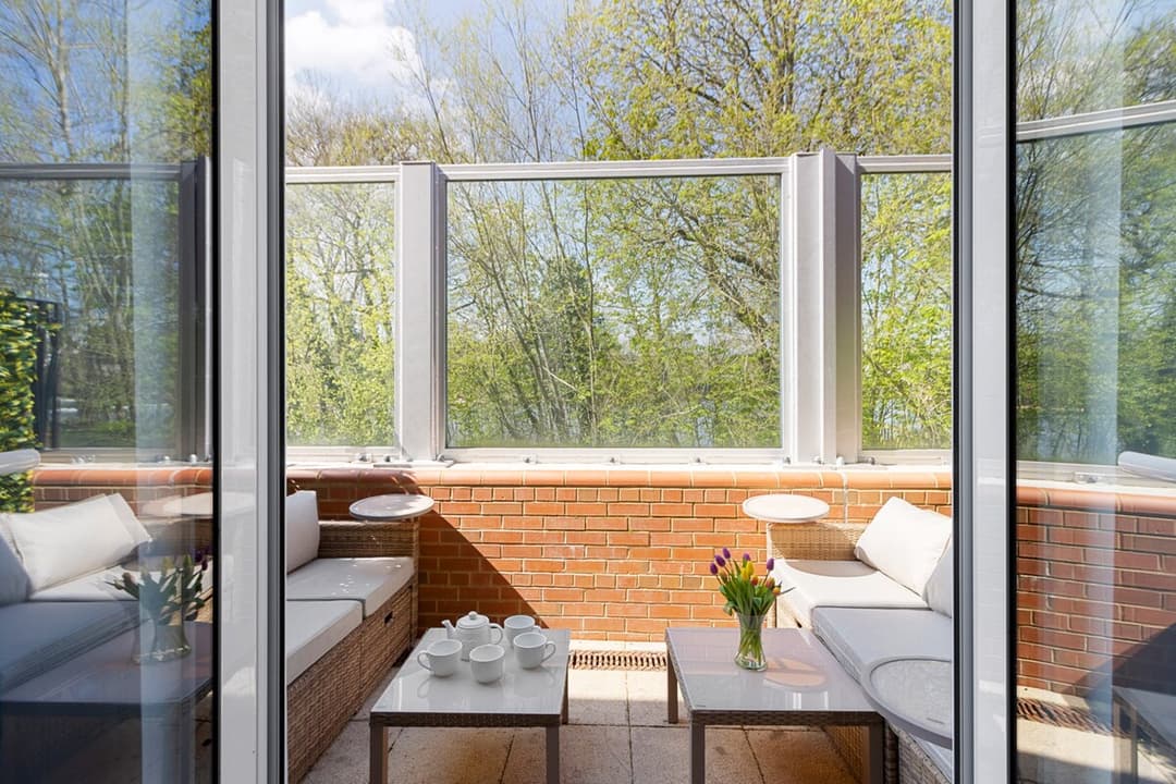 2 Bedroom Riverside Cottage | Exeter - View 4
