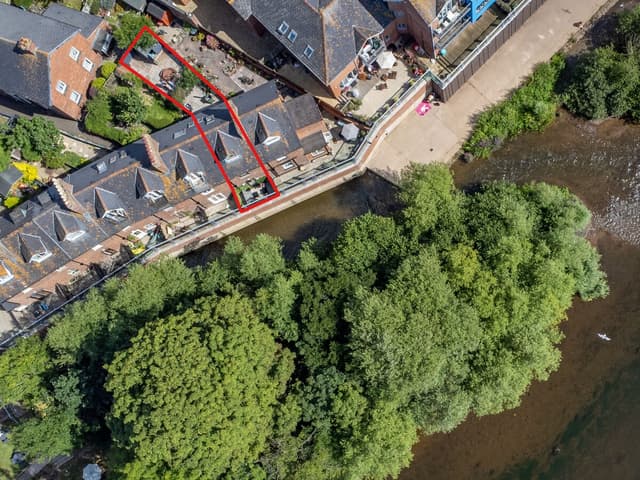 2 Bedroom Riverside Cottage | Exeter - View 4