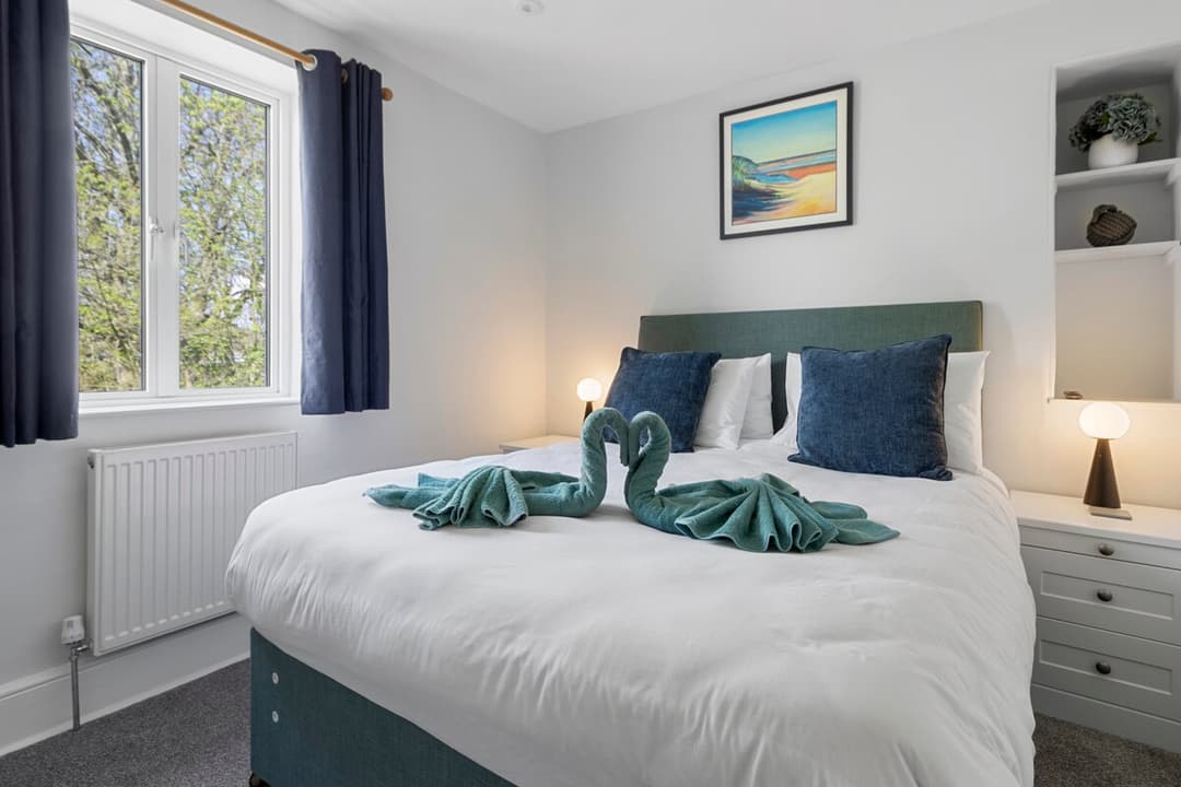 2 Bedroom Riverside Cottage | Exeter - View 8