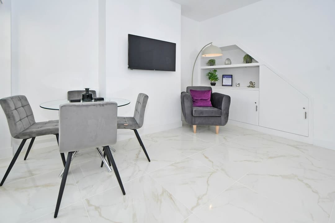 Entire Home In Cheshire East, United Kingdom - View 3
