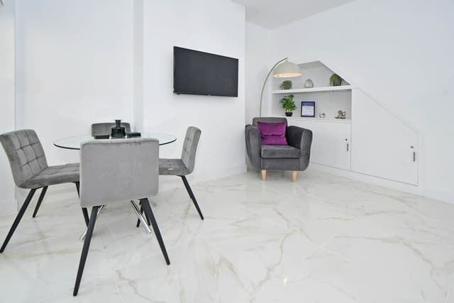 Entire Home In Cheshire East, United Kingdom - View 2
