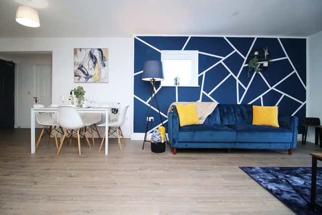 2 Bedroom Apartment Central Cardiff | Parking - View 1