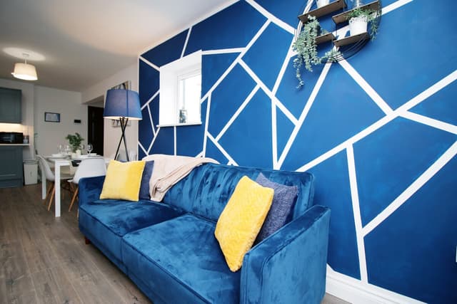2 Bedroom Apartment Central Cardiff | Parking - View 4