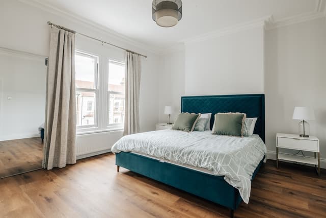 Modern 4-bed Home Near Paddington - Wifi - View 4