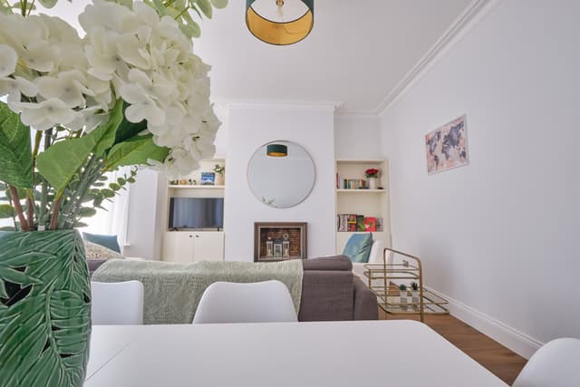 Modern 4-bed Home Near Paddington - Wifi - View 1