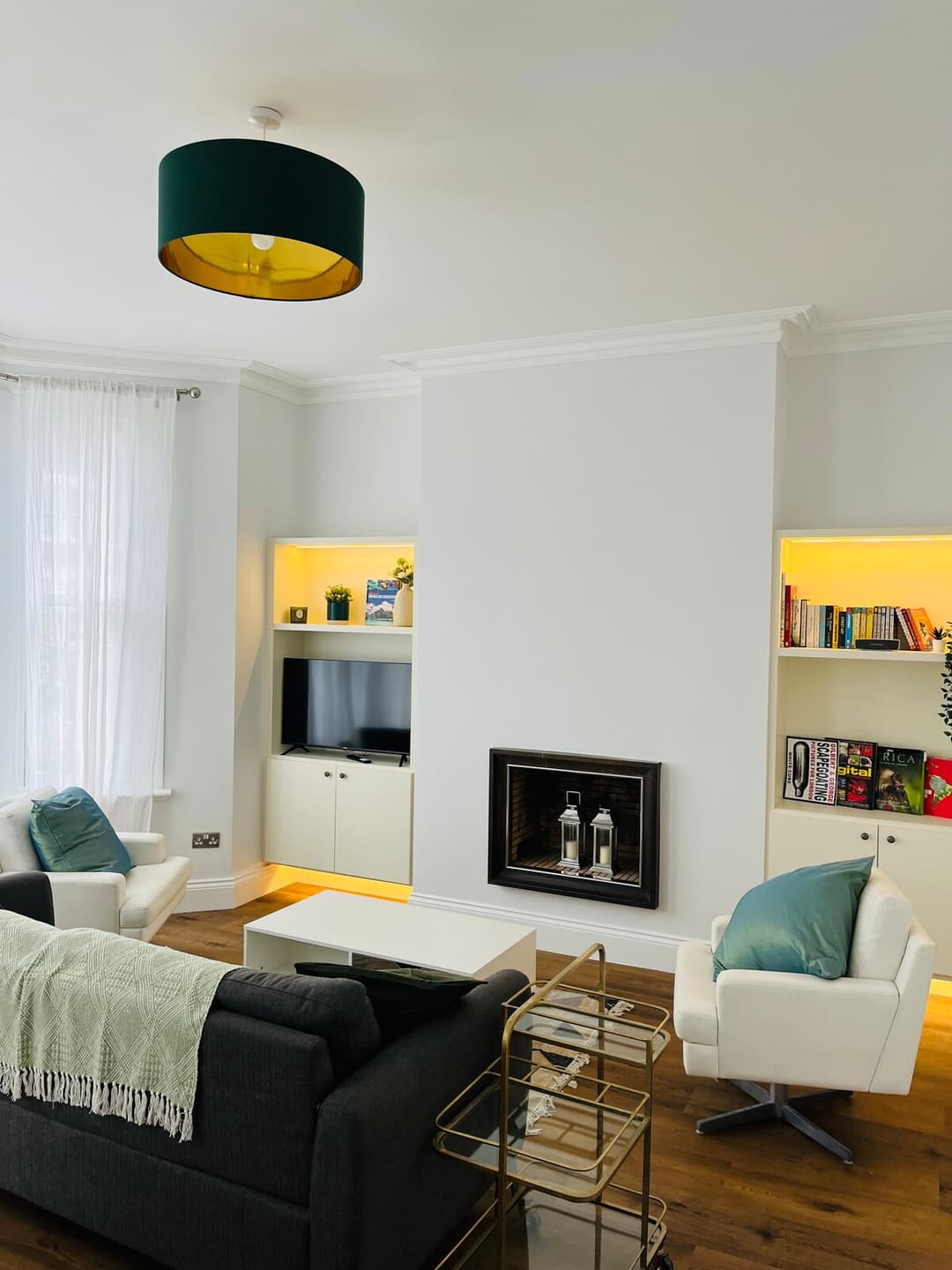 Modern 4-bed Home Near Paddington - Wifi - View 10