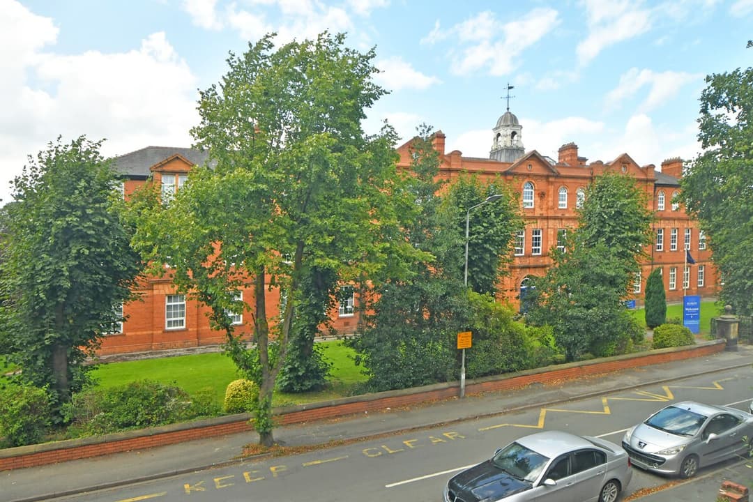 Entire 5 Bedroom 3 Bathroom Home In Cheshire East, United Kingdom - View 20
