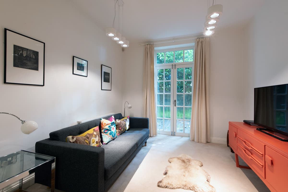 Luxury 2 Bedroom Apartment 2 | Durham | Parking