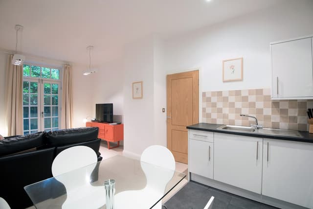 Luxury 2 Bedroom Apartment 2 | Durham | Parking - View 2