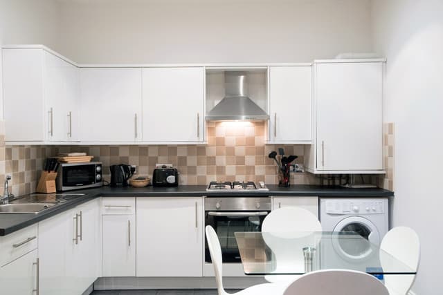 Luxury 2 Bedroom Apartment 2 | Durham | Parking - View 3
