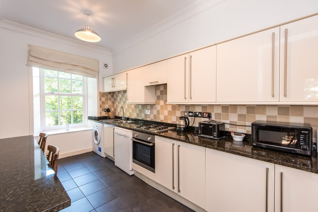 Luxury 2 Bedroom Apartment 3 | Durham | Parking - View 8