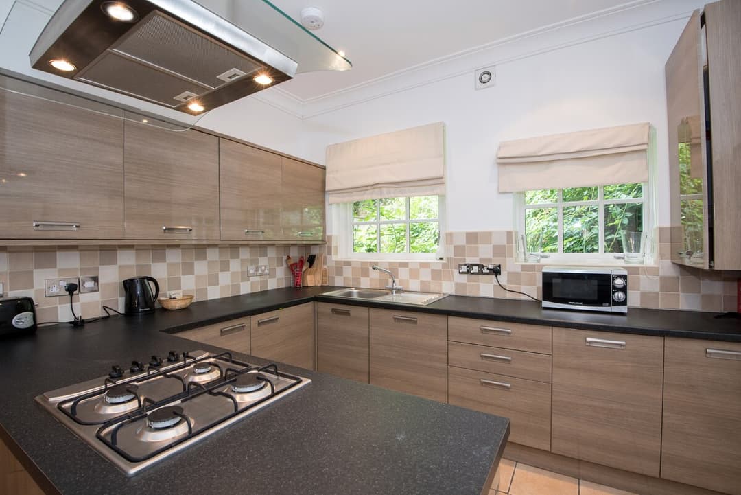 Luxury 2 Bedroom Apartment 4 | Durham | Parking - View 6