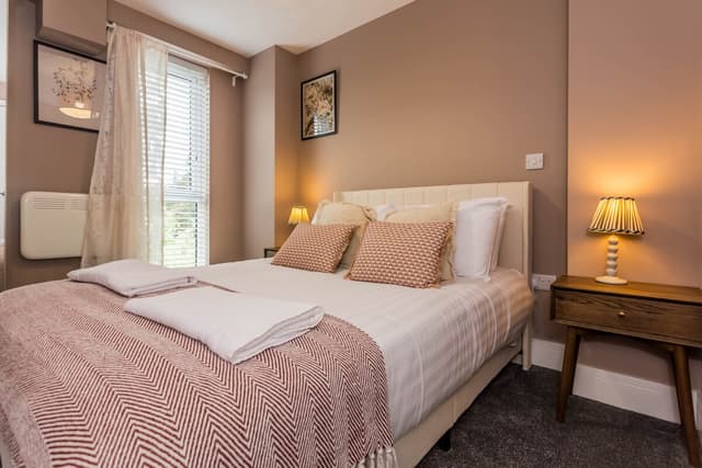 Modern 2 Bedroom Apartment | Parking | Washington - View 1