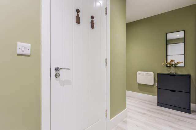 Modern 2 Bedroom Apartment | Parking | Washington - View 2