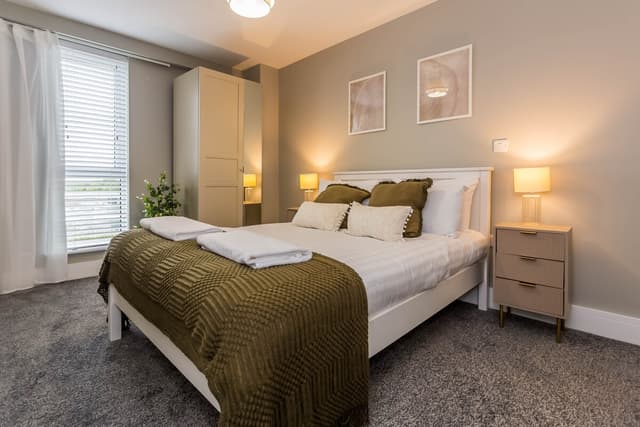 Modern 2 Bedroom Apartment | Parking | Washington - View 4