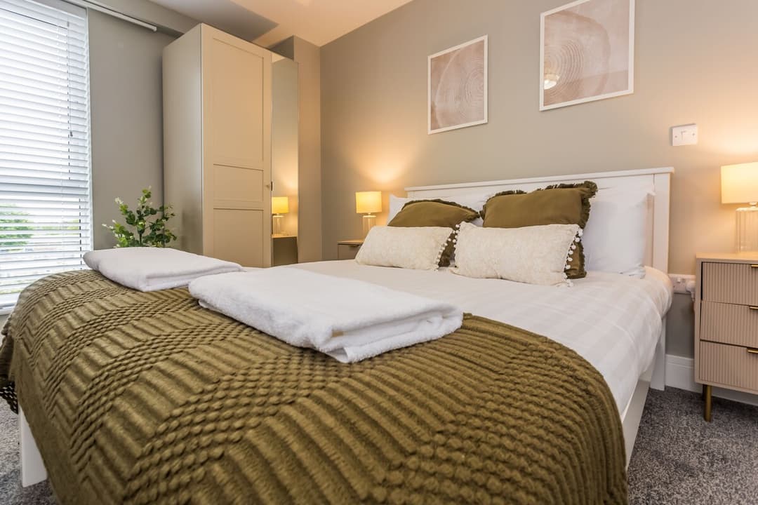 Modern 2 Bedroom Apartment | Parking | Washington - View 6
