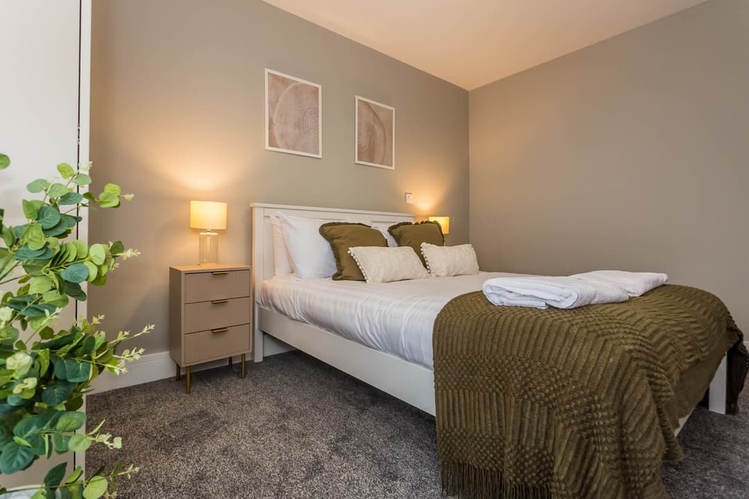 Modern 2 Bedroom Apartment | Parking | Washington - View 7