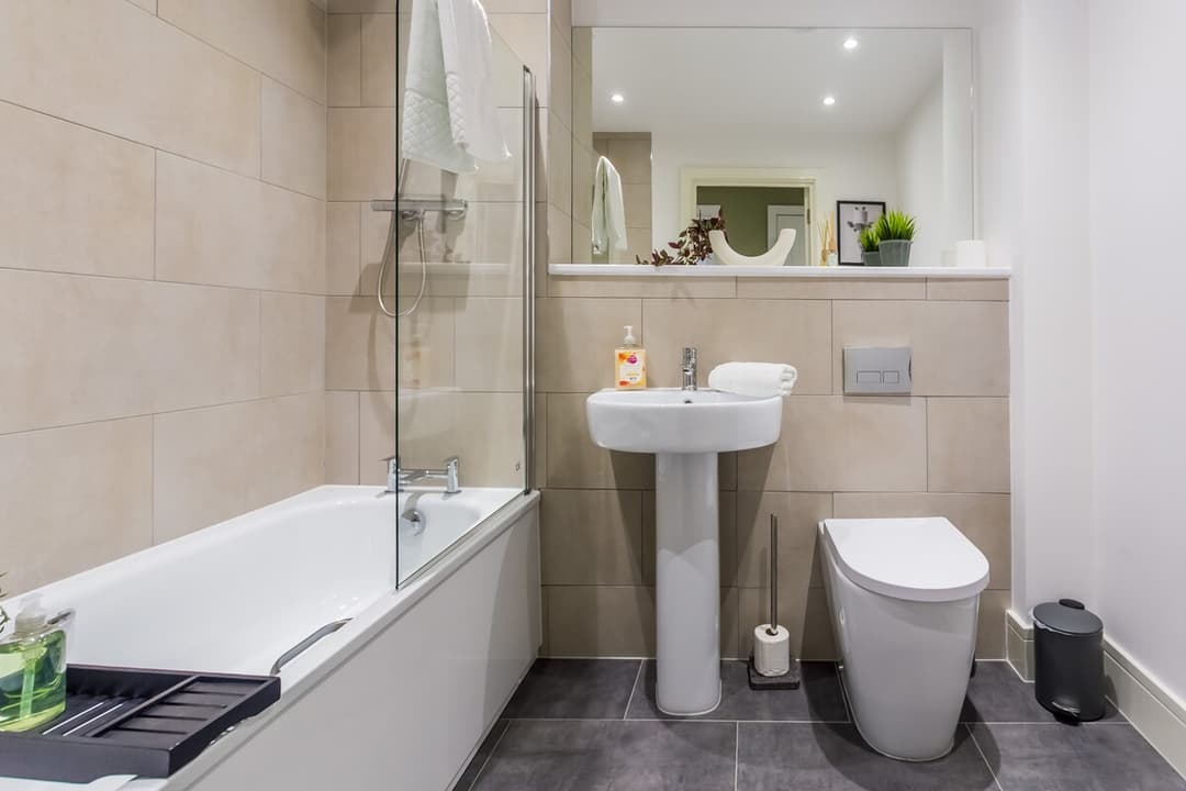 Modern 2 Bedroom Apartment | Parking | Washington - View 8