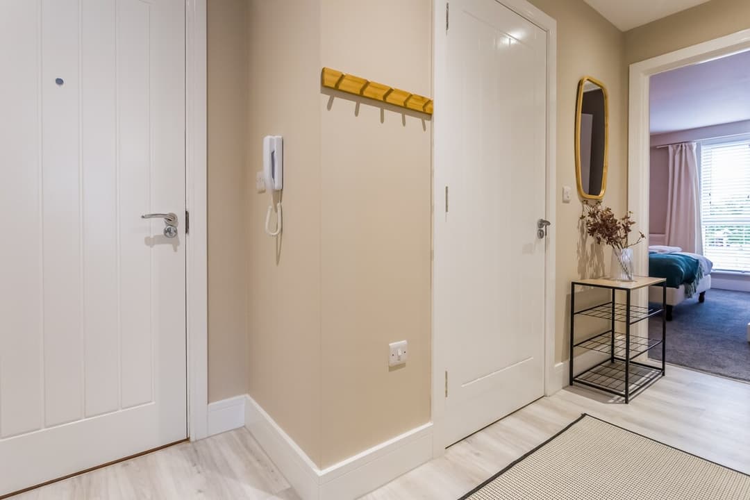 Modern 2 Bedroom Apartment | Parking | Washington - View 6