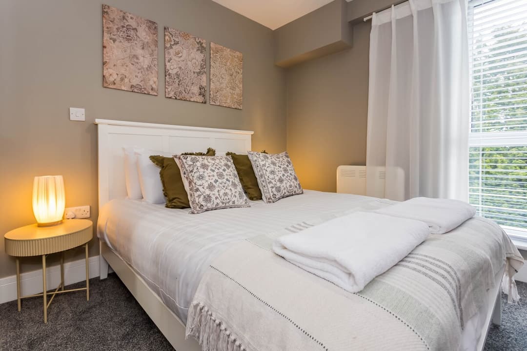Modern 2 Bedroom Apartment | Parking | Washington - View 7