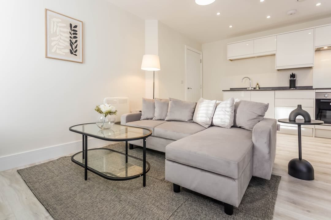Modern 2 Bedroom Apartment | Parking | Washington - View 2