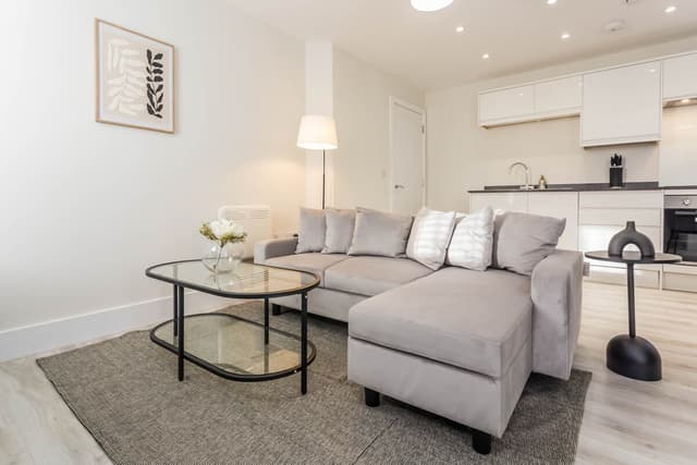Modern 2 Bedroom Apartment | Parking | Washington - View 1