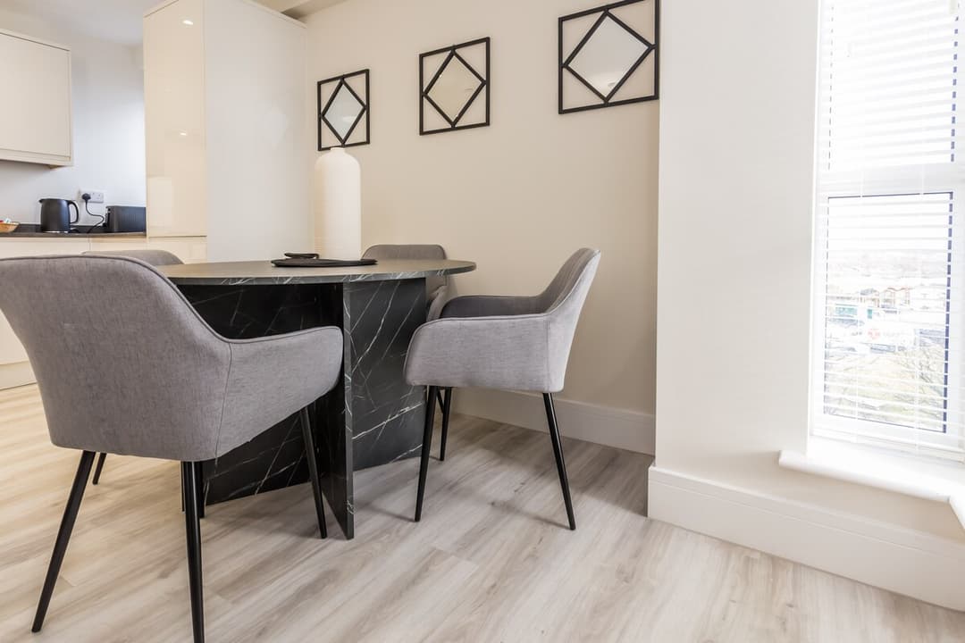 Modern 2 Bedroom Apartment | Parking | Washington - View 10