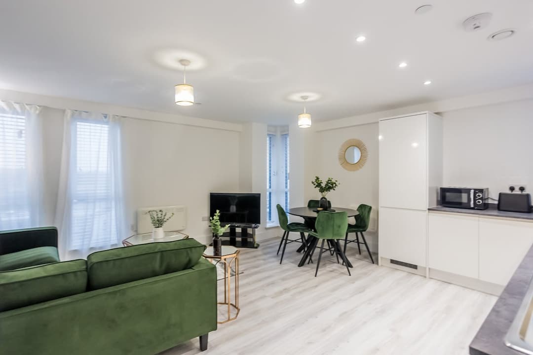Modern 2 Bedroom Apartment | Parking | Washington - View 4