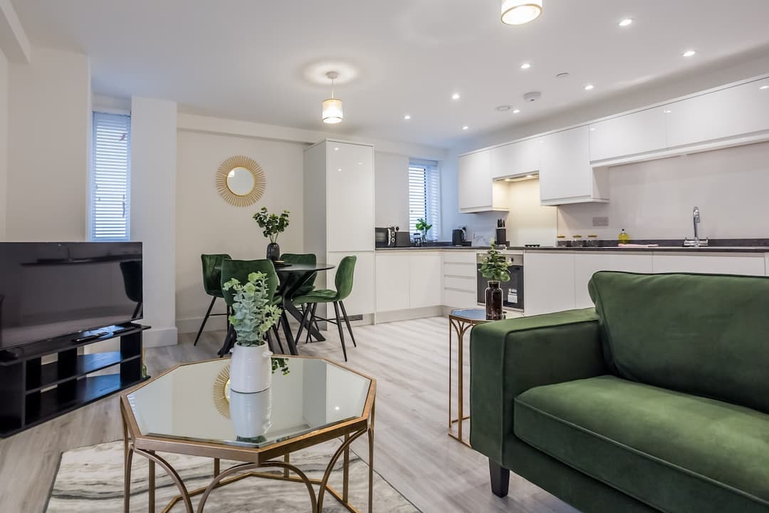 Modern 2 Bedroom Apartment | Parking | Washington - View 5