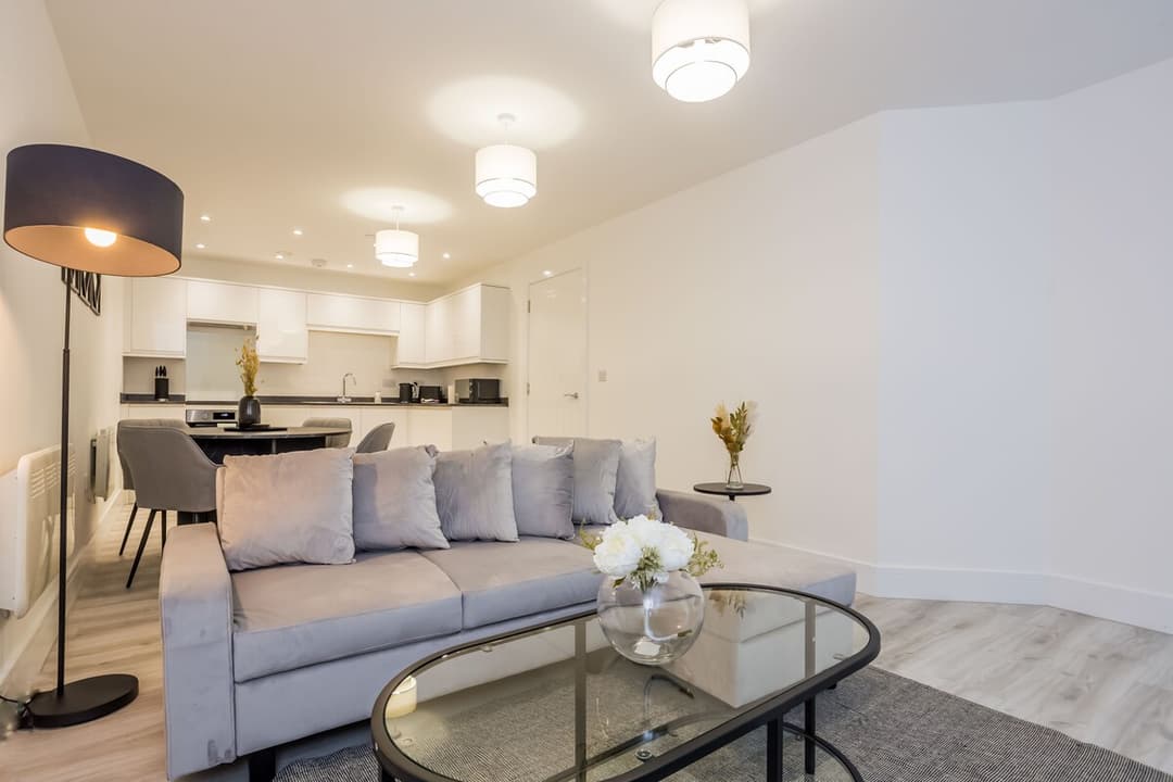 Modern 2 Bedroom Apartment | Parking | Washington - View 6