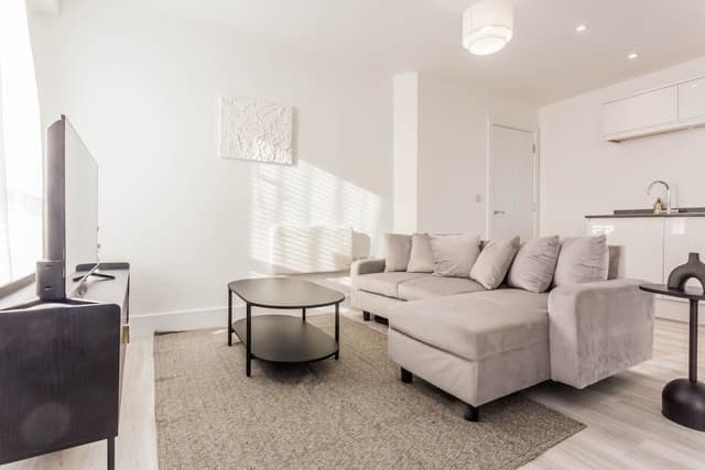 Modern 2 Bedroom Apartment | Parking | Washington - View 2