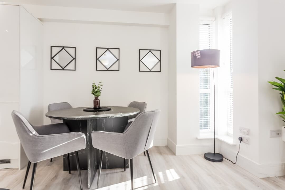 Modern 2 Bedroom Apartment | Parking | Washington - View 7
