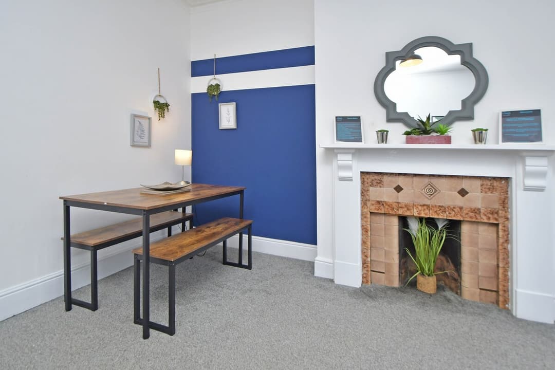 Entire 1 Bedroom Rental Unit In Cheshire East, United Kingdom - View 3