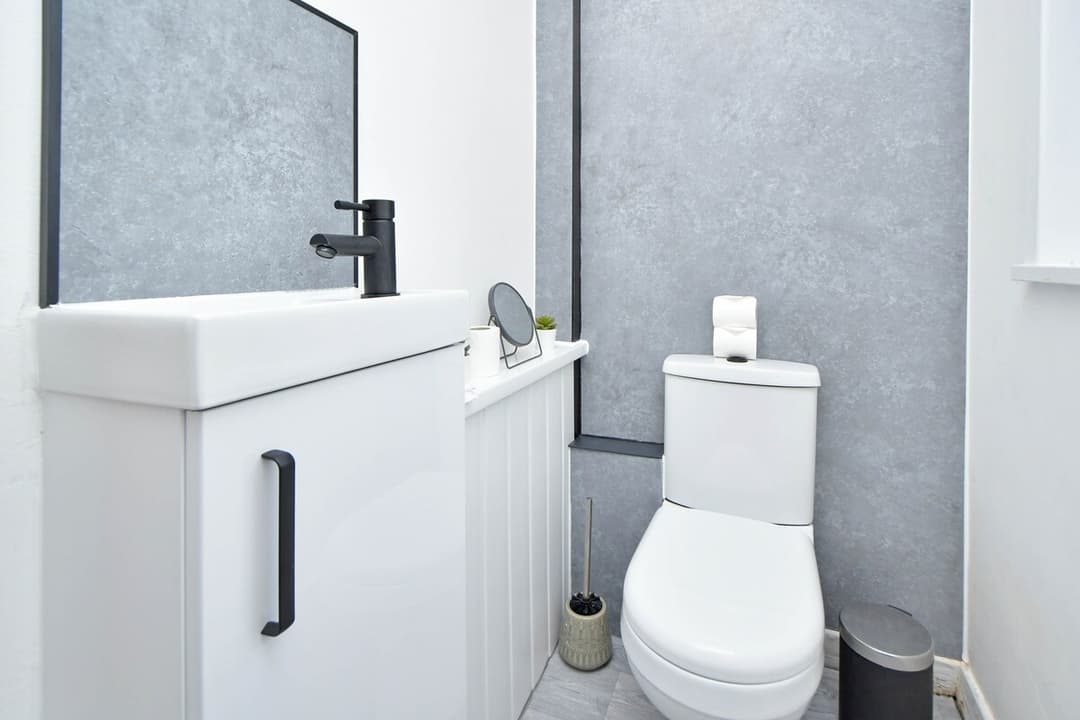 Entire 1 Bedroom Rental Unit In Cheshire East, United Kingdom - View 7