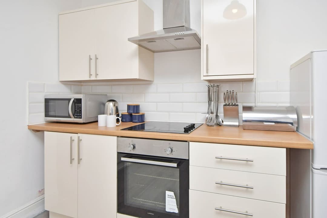 Entire 1 Bedroom Rental Unit In Cheshire East, United Kingdom - View 18