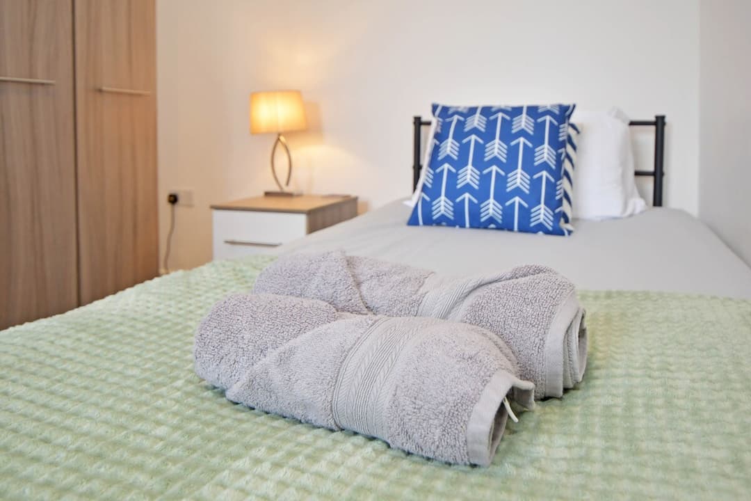 Entire 1 Bedroom Rental Unit In Cheshire East, United Kingdom - View 22