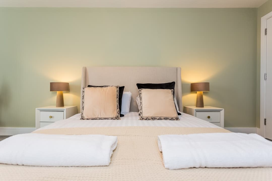 Luxury 2 Bedroom Apartment | Parking | Washington - View 10