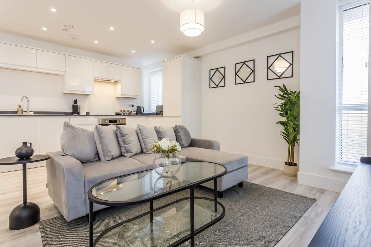 2 Bedroom Apartment | Parking | Washington
