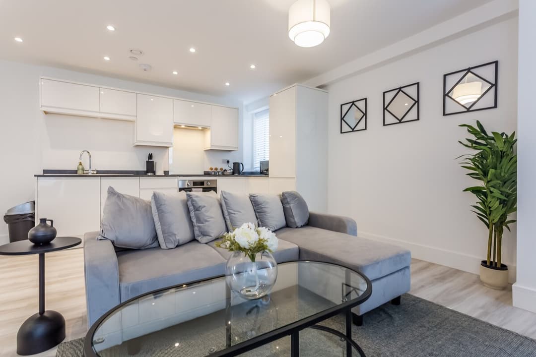 2 Bedroom Apartment | Parking | Washington - View 8
