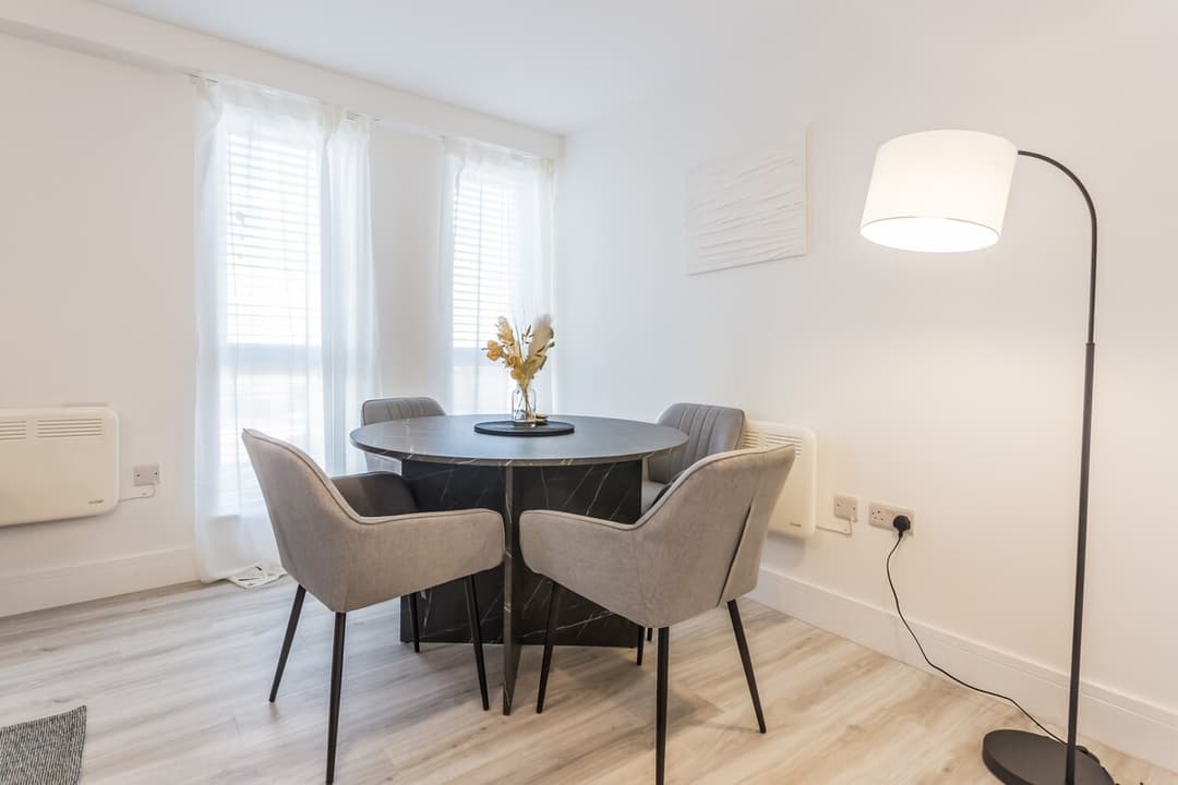 2 Bedroom Apartment | Parking | Washington - View 10
