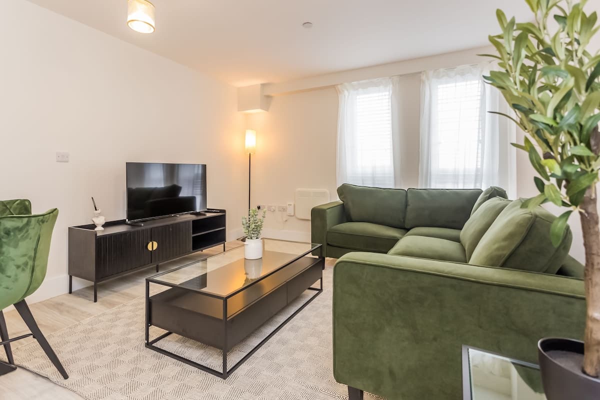 2 Bedroom Apartment | Washington | Parking