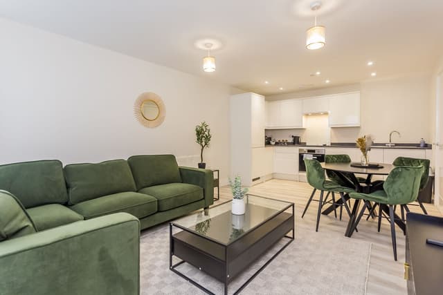 2 Bedroom Apartment | Washington | Parking - View 1