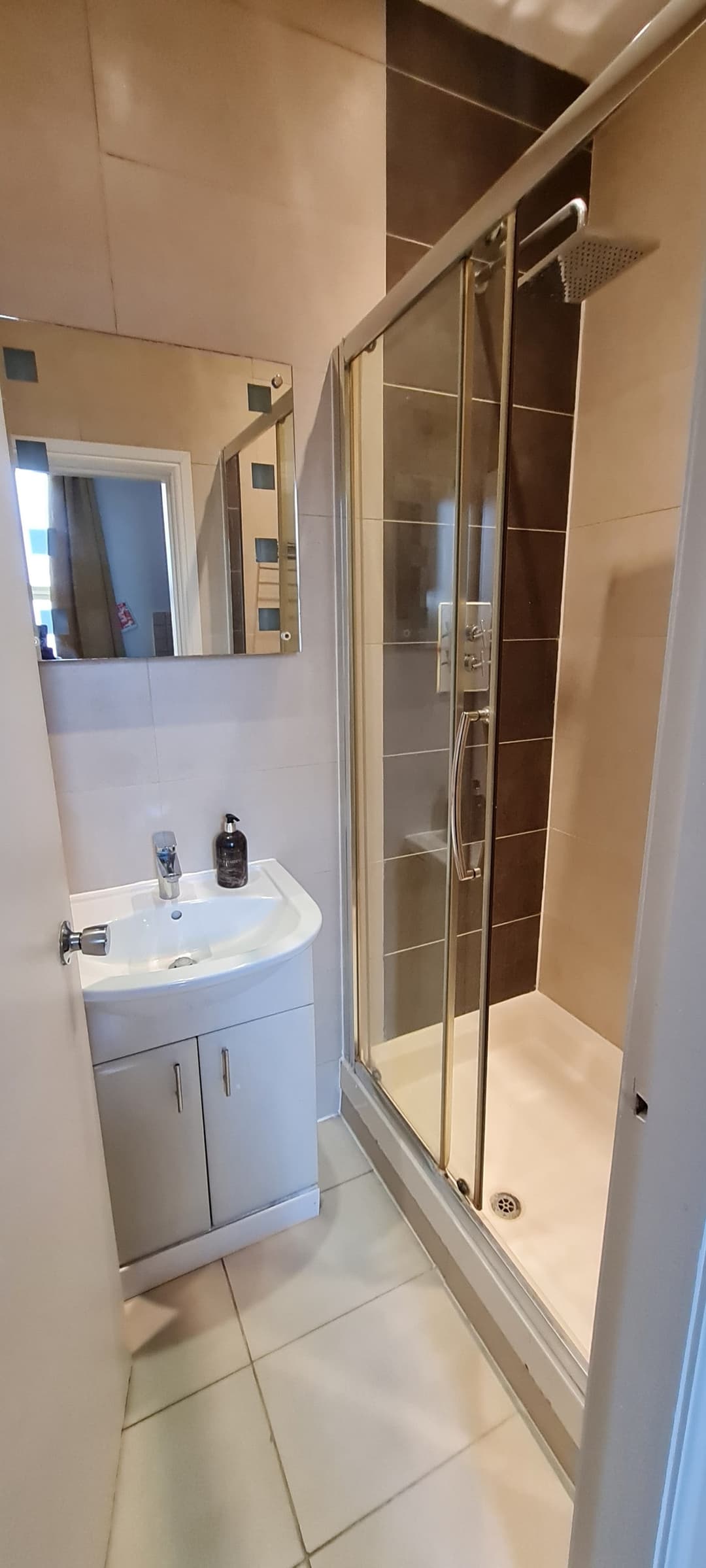 Chic Boutique City Stay | Studio Apartment B - View 11
